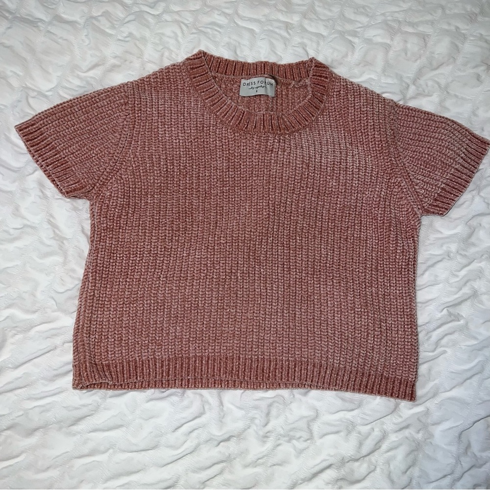 Pink knit cropped shirt